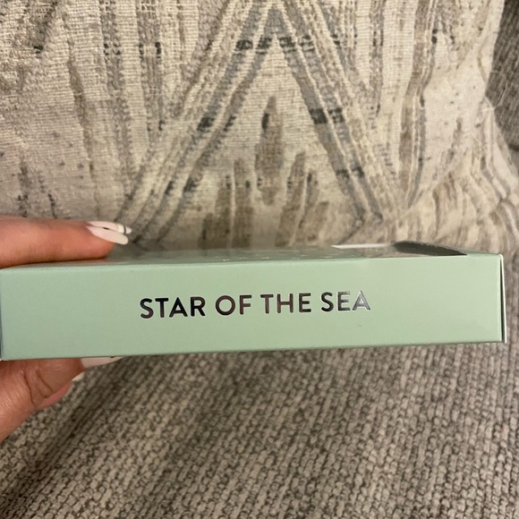 Red Aspen Nail Dashes in Star of the Sea Mermaid NEW - Picture 3 of 4